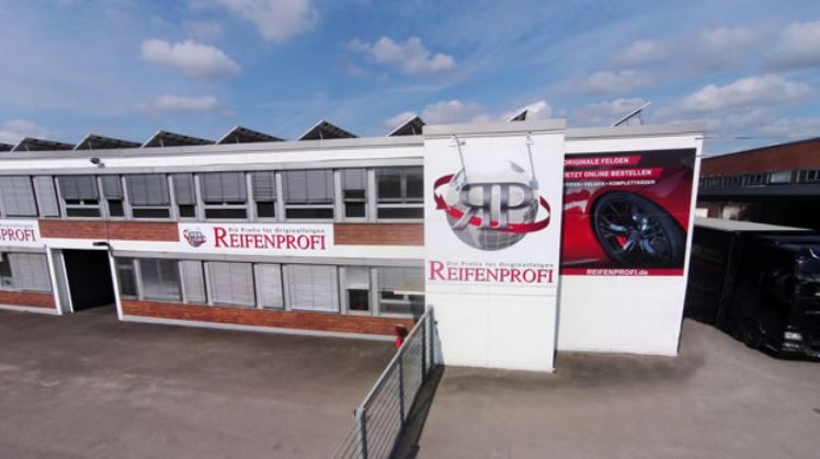 Reifenwechsel beim Reifenhändler  Möglingen